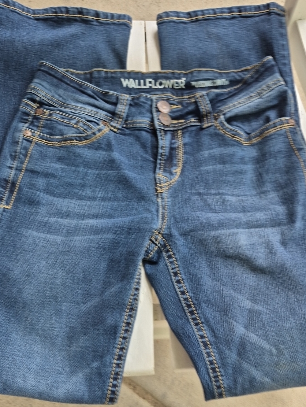 Wallflower The LUSCIOUS CURVY Fit Women's Medium Blue Denim Classic Stretch
